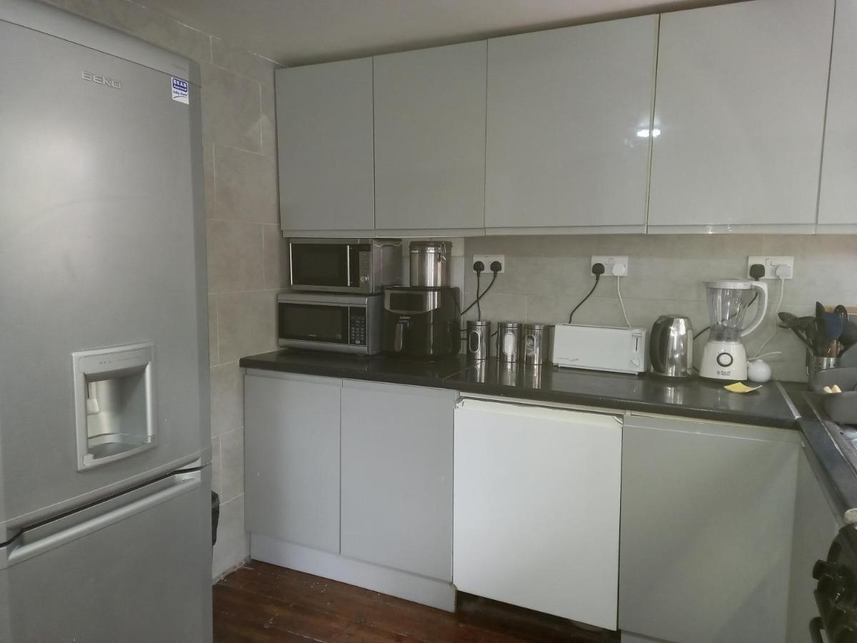 Bubblesbnb- 4 Bedroom House لندن المظهر الخارجي الصورة