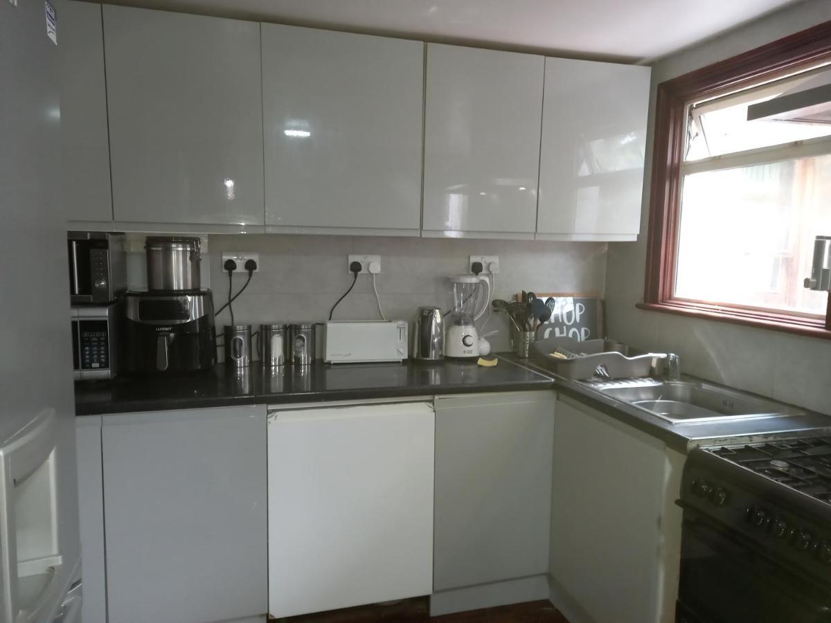 Bubblesbnb- 4 Bedroom House لندن المظهر الخارجي الصورة